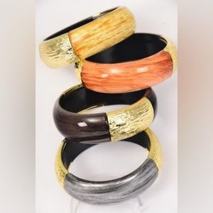 27322 ❤️ Six Pack Acrylic Brush Stroke Wood Finish Bangle Bracelets